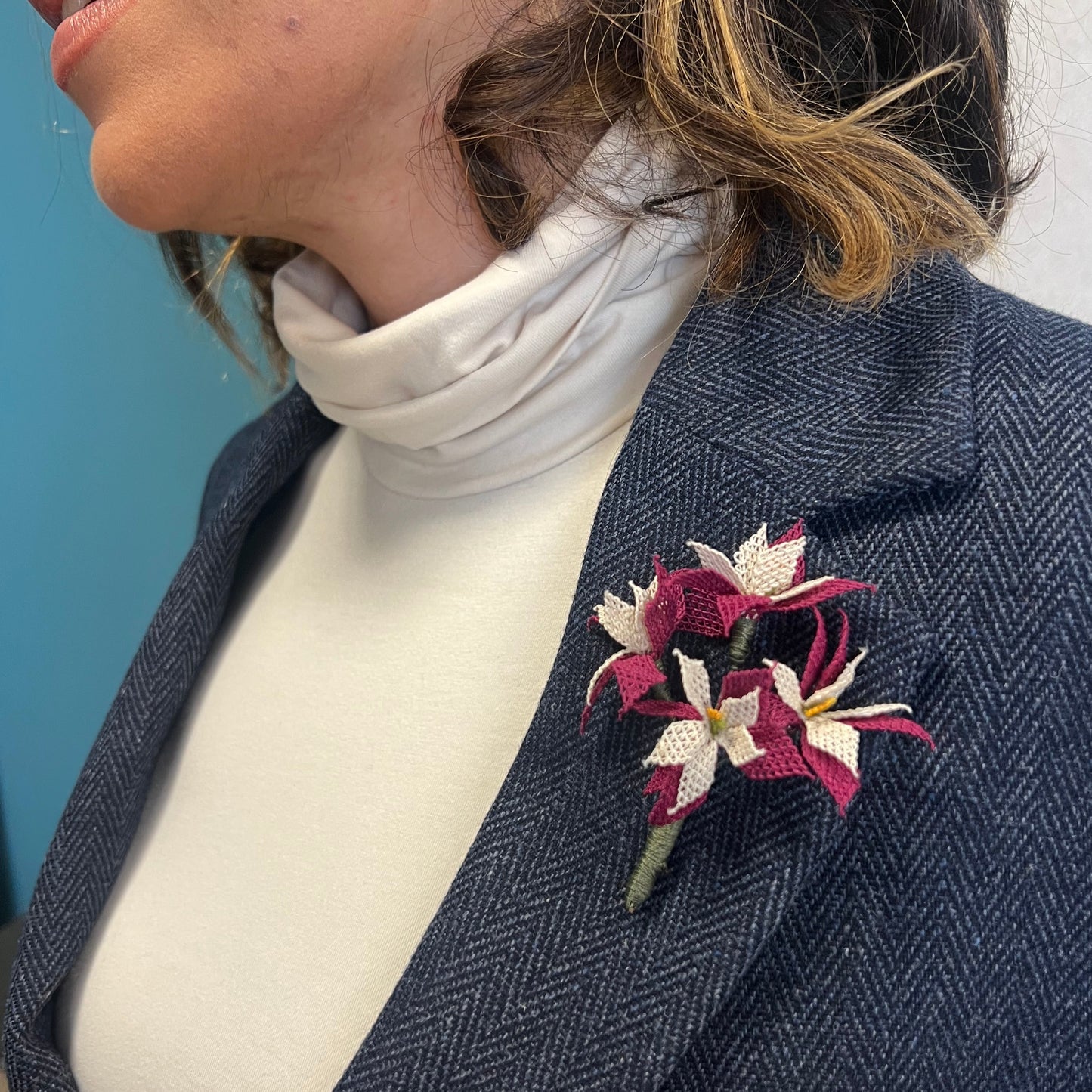 Mor Çiçek Oyalı Broş