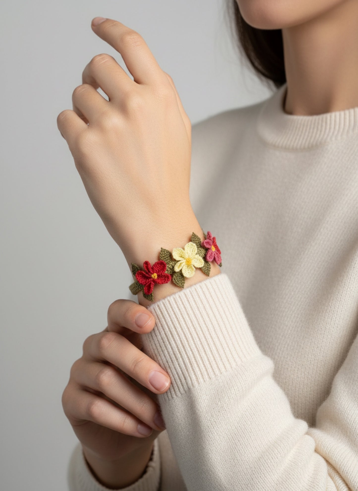 Üç Çiçek Bileklik- Kırmızı Beyaz Fuşya