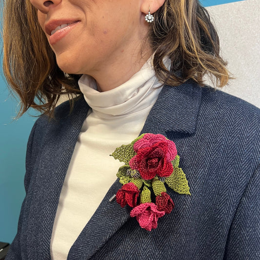 Gül Broş
