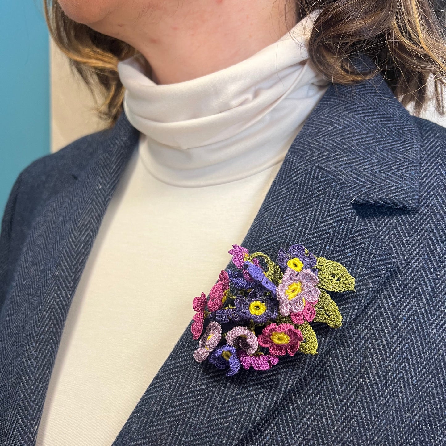 Çok Çiçekli Oya Broş