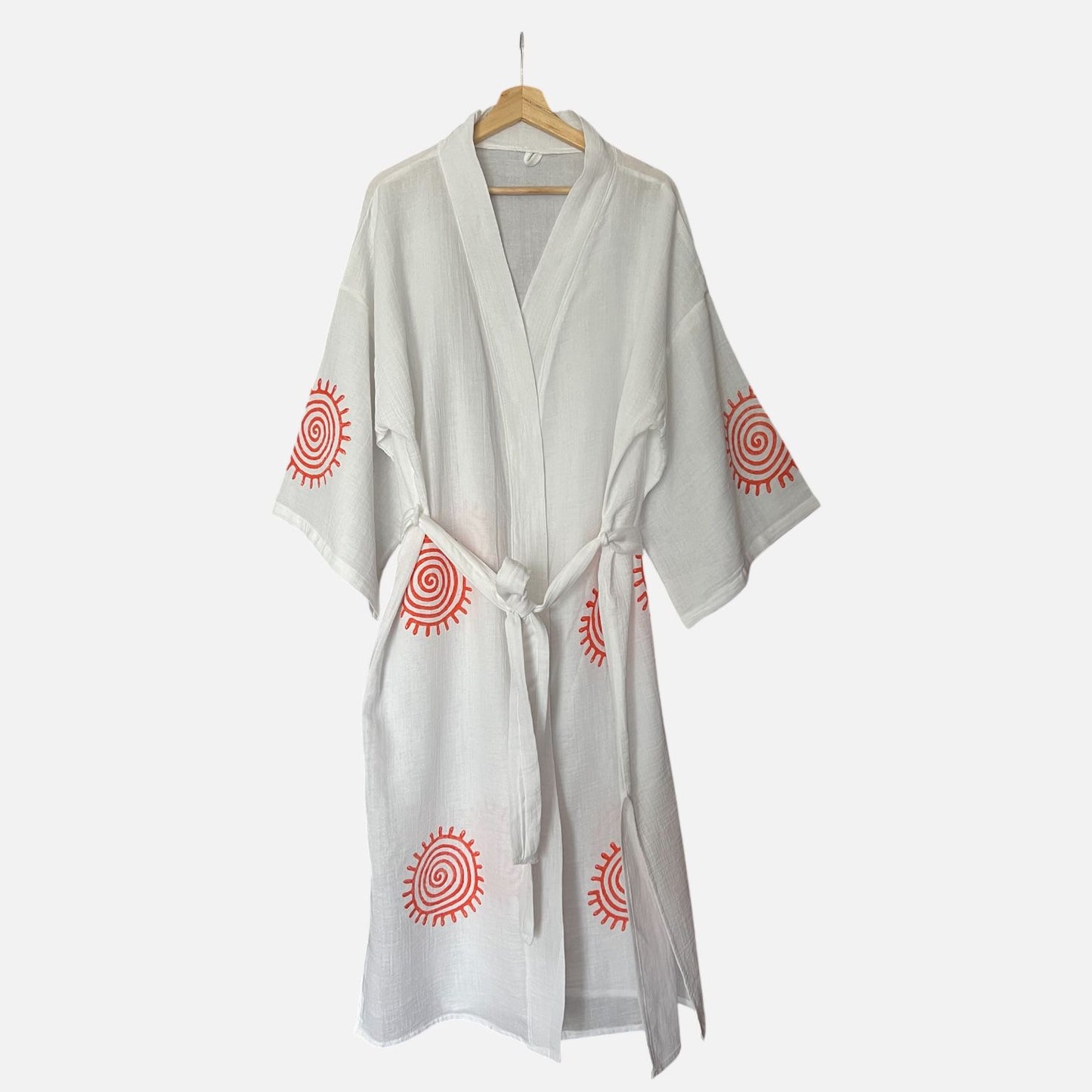 Turuncu Güneş Tahta Baskılı Beyaz Pamuklu Plaj Bornozu – 125 cm, Kimono Stil