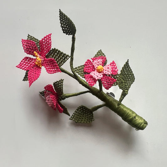 Pembe Çiçek Broş